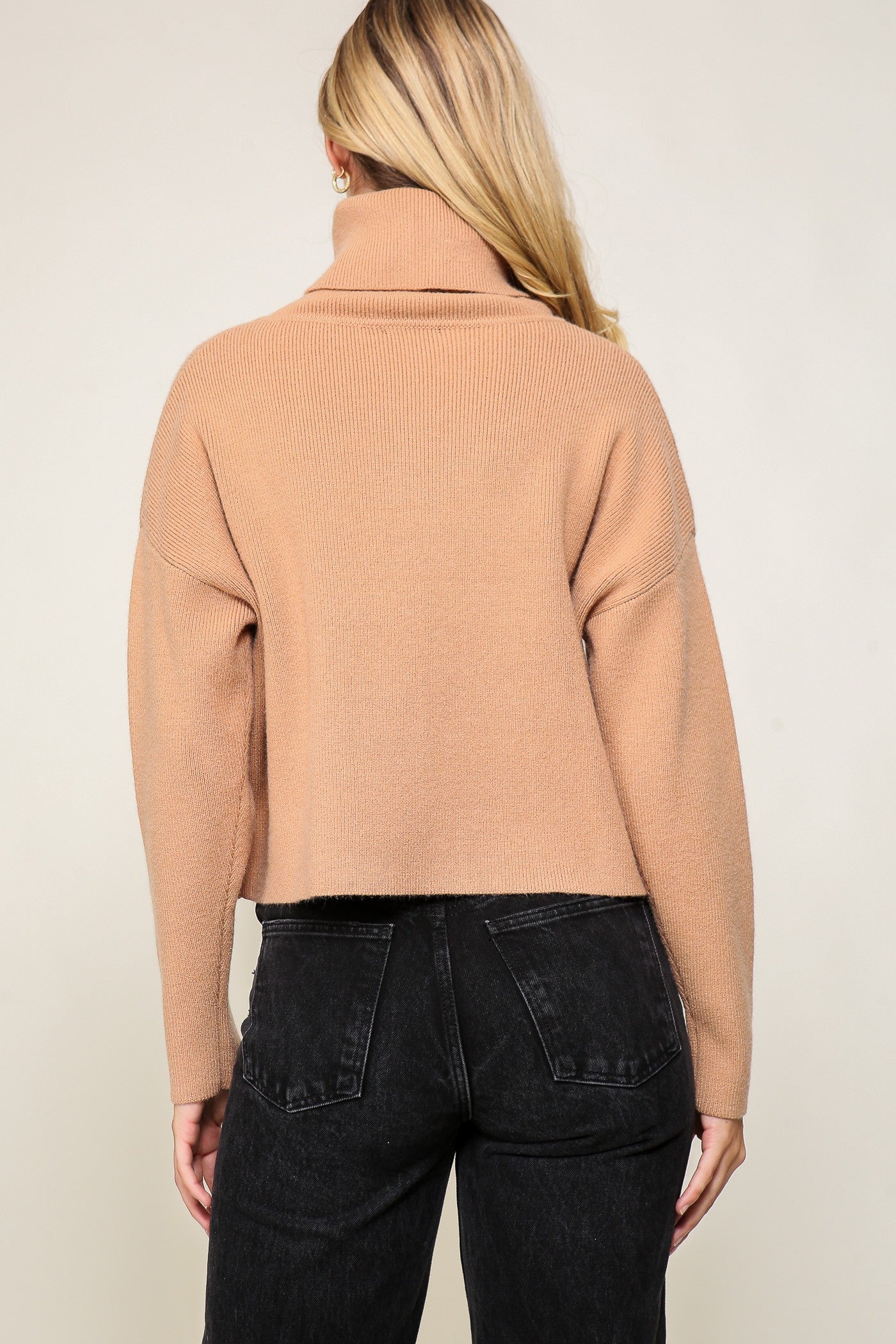 CHYAN SWEATER
