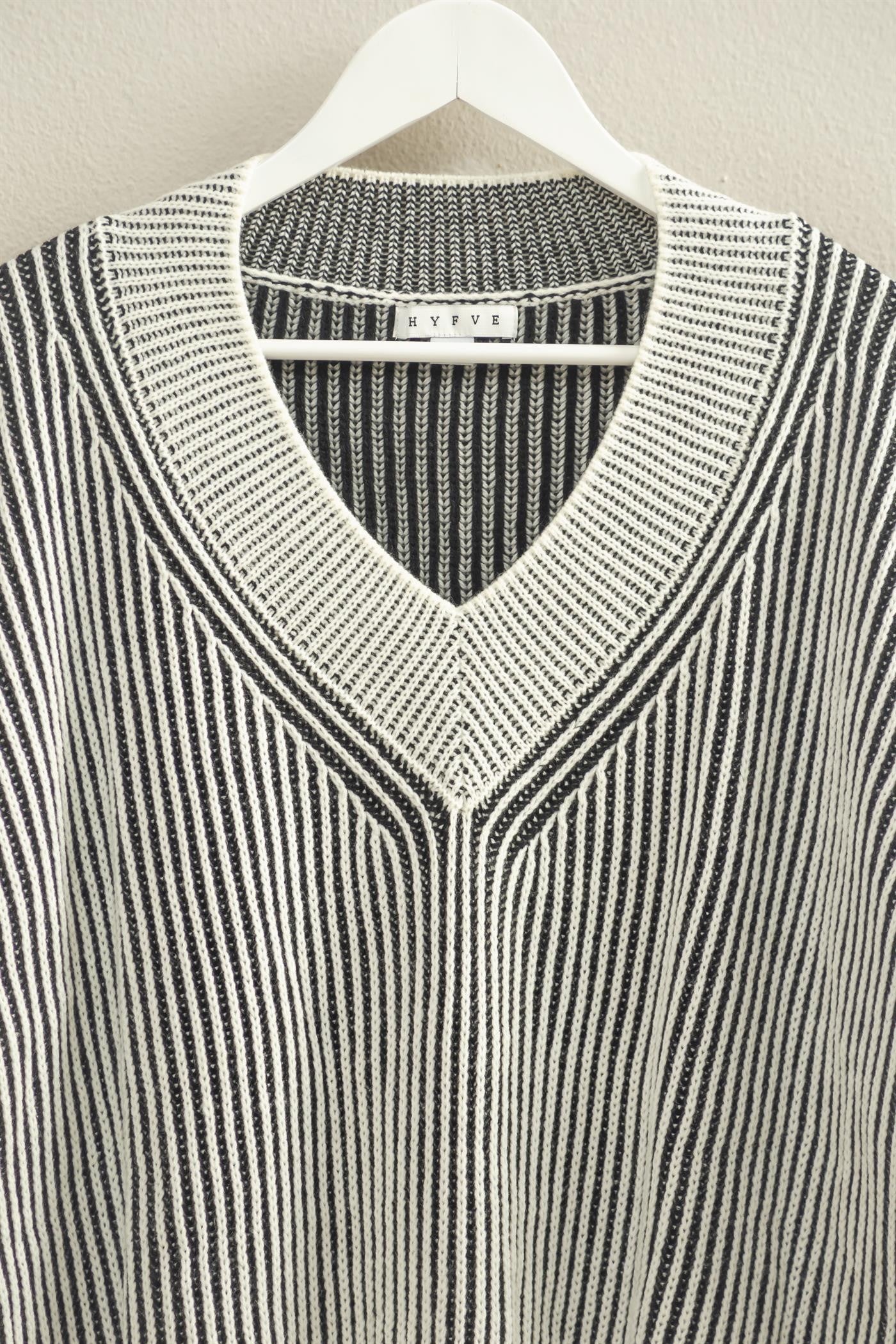 THEO SWEATER
